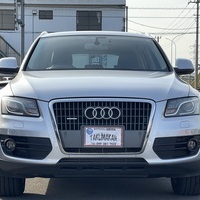 アウディQ5 2.0TFSIクワトロ 4WD ETC Bカメラ ヒーター付Pメモリーシートのサムネイル