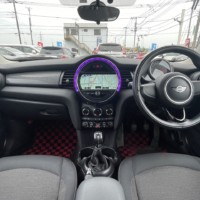 ミニ クーパー3ドア 6速MT車 純正ナビ ETCスマートキー　iStopのサムネイル