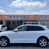 アウディQ5 2.0TFSIクワトロSラインパッケージ 4WD 純正ナビ Bカメラ パワーBドアのサムネイル