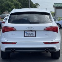 アウディQ5 2.0TFSIクワトロSラインパッケージ 4WD 純正ナビ Bカメラ パワーBドアのサムネイル