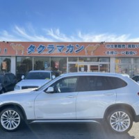 BMW　X1 xドライブ20i 4WD ターボ　ヒーター付茶色本革シート　外ナビのサムネイル