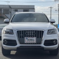 アウディQ5 2.0TFSIクワトロSラインパッケージ 4WD ワンオーナー Pシート Bカメラ ナビ ETCのサムネイル