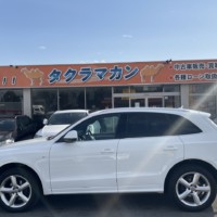 アウディQ5 2.0TFSIクワトロSラインパッケージ 4WD ワンオーナー Pシート Bカメラ ナビ ETCのサムネイル