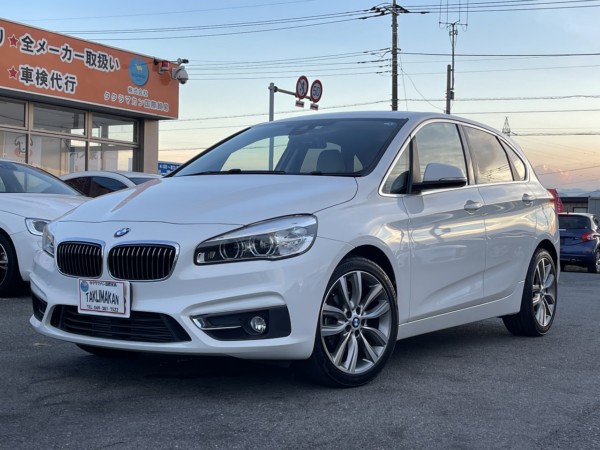 BMW 218dアクティブツアラー ラグジュアリー ヒーター付革シート純正ナビ Bカメラ ETC