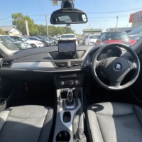 BMW　X1 xドライブ20iハイラインパッケージ 4WD ワンオーナー 電動革シート Bカメラ 禁煙車のサムネイル
