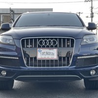 アウディ Q7 3.0TFSI クワトロSライン エアサス 4WD ヒーター付P革シート Bカメラ ETC ナビ TVのサムネイル