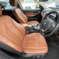 BMW 320dラグジュアリー ヒーター付電動革シート Bカメラ ETC ナビのサムネイル