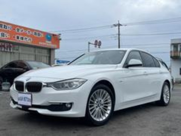 BMW 320dラグジュアリー ヒーター付電動革シート Bカメラ ETC ナビ