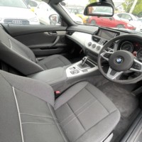 BMW　Z4 sドライブ20i ワンオーナー禁煙車 電動オープン純正ナビのサムネイル