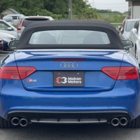 アウディS5カブリオレ 3.0 4WD 革シート Bカメラ ETC ナビTV 社外マフラーのサムネイル