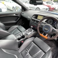 アウディS5カブリオレ 3.0 4WD 革シート Bカメラ ETC ナビTV 社外マフラーのサムネイル
