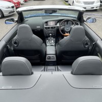 アウディS5カブリオレ 3.0 4WD 革シート Bカメラ ETC ナビTV 社外マフラーのサムネイル