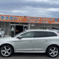 ボルボXC60 T6 AWD Rデザイン 4WD レザーシート Bカメラ  ETC ドラレコ ナビTVのサムネイル