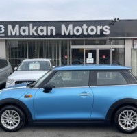 ミニ ワン3ドア 6速MT 禁煙車 ETC プッシュスタート 社外AWのサムネイル