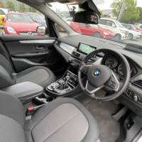 BMW 218d xドライブ アクティブツアラー 4WD ヒーター付Pシート Bカメラ ETC ドラレコのサムネイル