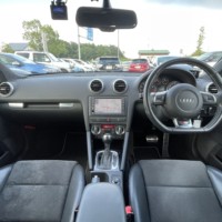 アウディS3スポーツバック 2.0 4WD ヒ-タ-付Pシ-ト  Bカメラ ETC ドラレコ ナビのサムネイル