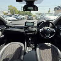 BMW　X1 xドライブ18d 4WD 1年保証付 禁煙車 純正ナビ  Bカメラ ETCのサムネイル