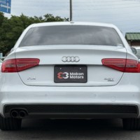 アウディ A4 2.0TFSIクワトロSラインパッケージ 4WD ハーフレザースポーツシート Bカメラ ETCのサムネイル