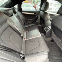 アウディ A4 2.0TFSIクワトロSラインパッケージ 4WD ハーフレザースポーツシート Bカメラ ETCのサムネイル