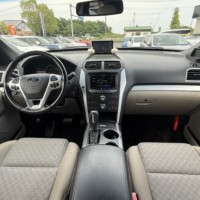 フォードエクスプローラー XLT 4WD 電動シート バックカメラ サイドカメラ ETCのサムネイル