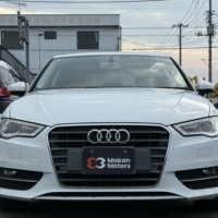 アウディ A3スポーツバック1.4TFSI ヒーター付Pレザーシート Bカメラ ETC ナビのサムネイル
