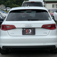 アウディ A3スポーツバック1.4TFSI ヒーター付Pレザーシート Bカメラ ETC ナビのサムネイル