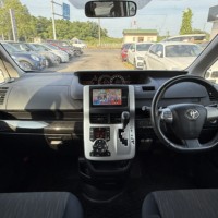 ノア 2.0Si 4WD 1年保証 Bカメラ ETC スマートキー ナビ TVのサムネイル