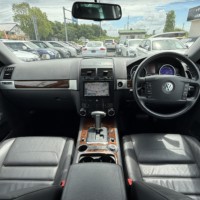 VWトゥアレグ V6 4WD ヒーター付電動レザーシート Bカメのサムネイル
