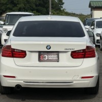 BMW 320iスポーツ 6MT ヒーター付P革シート Bカメラ ETC ナビのサムネイル