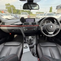 BMW 320iスポーツ 6MT ヒーター付P革シート Bカメラ ETC ナビのサムネイル