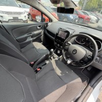 ルノールーテシア ゼン 5速MTターボ　禁煙車　ETC　　ナビ　地デジTVのサムネイル