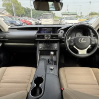 レクサスIS 300h 1年保証 ヒーター付電動シート Bカメラ ETCのサムネイル