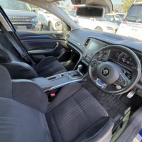 ルノーメガーヌ バックカメラ　シートヒーター　ETC ディスプレイオーディオ　プッシュスタート 前後障害物センサーのサムネイル