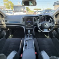 ルノーメガーヌ バックカメラ　シートヒーター　ETC ディスプレイオーディオ　プッシュスタート 前後障害物センサーのサムネイル