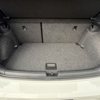 VWポロ 5ドアGTI 禁煙車　バックカメラ　ETC　デジタルメータークラスター　純正ナビ　フルセグTV　スマートキー　のサムネイル