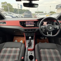 VWポロ 5ドアGTI 禁煙車　バックカメラ　ETC　デジタルメータークラスター　純正ナビ　フルセグTV　スマートキー　のサムネイル