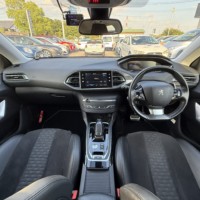 プジョー308 5ドア ロードトリップ ブルーHDi Dターボ バックカメラ　ETC　Carplay　ドラレコ(前後)　スマートキー　ディーゼルターボ　のサムネイル