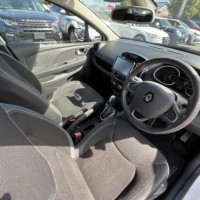 ルノールーテシア ゼン ワンオーナー　禁煙車　バックカメラ　社外ナビ　地デジTVのサムネイル