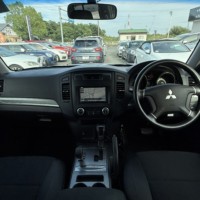 パジェロ ロング3.0GR 4WD ETC　バックカメラのサムネイル