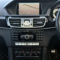 メルセデス・ベンツ E350ブルーテック ワゴン AVG ヒーター付電動革シート　サンルーフ バックカメラ　ETC　のサムネイル