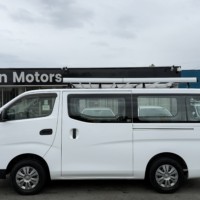 NV350キャラバン 5ドアバン2.5DターボDXロング4WD プレミア社1年保証付　スタッドレスタイヤ付属　バックカメラ　ETC　　ナビ　TV　ディーゼルのサムネイル