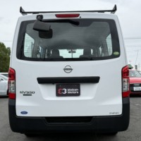 NV350キャラバン 5ドアバン2.5DターボDXロング4WD プレミア社1年保証付　スタッドレスタイヤ付属　バックカメラ　ETC　　ナビ　TV　ディーゼルのサムネイル