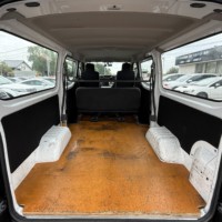 NV350キャラバン 5ドアバン2.5DターボDXロング4WD プレミア社1年保証付　スタッドレスタイヤ付属　バックカメラ　ETC　　ナビ　TV　ディーゼルのサムネイル