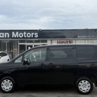 ヴォクシー 2.0トランスX バックカメラ　ETC　前後ドラレコ　タイヤ新品交換済　ナビ　地デジTVのサムネイル