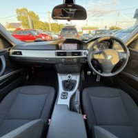 BMW 320i 6MT パワーシート ETC スマートキー ナビ ワンオーナーのサムネイル