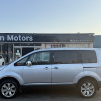 デリカD:5 2.4シャモニー 4WD プレミア社1年保証付 ETC　純正ナビ　地デジTVのサムネイル