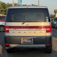 デリカD:5 2.4シャモニー 4WD プレミア社1年保証付 ETC　純正ナビ　地デジTVのサムネイル