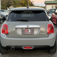 ミニ クーパーD 3ドア 禁煙車　純正ナビ　ETC　スマートキー　Bluetooth　ディーゼルターボのサムネイル