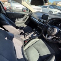 アクセラ スポーツ2.2XDディーゼルターボ プレミア社1年保証付　6MT　ETC　スマートキー　ディーゼルターボ　のサムネイル