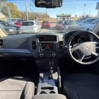 パジェロ ロング3.0エクシード 4WD プレミア社1年保証付 バックカメラ　ETCのサムネイル